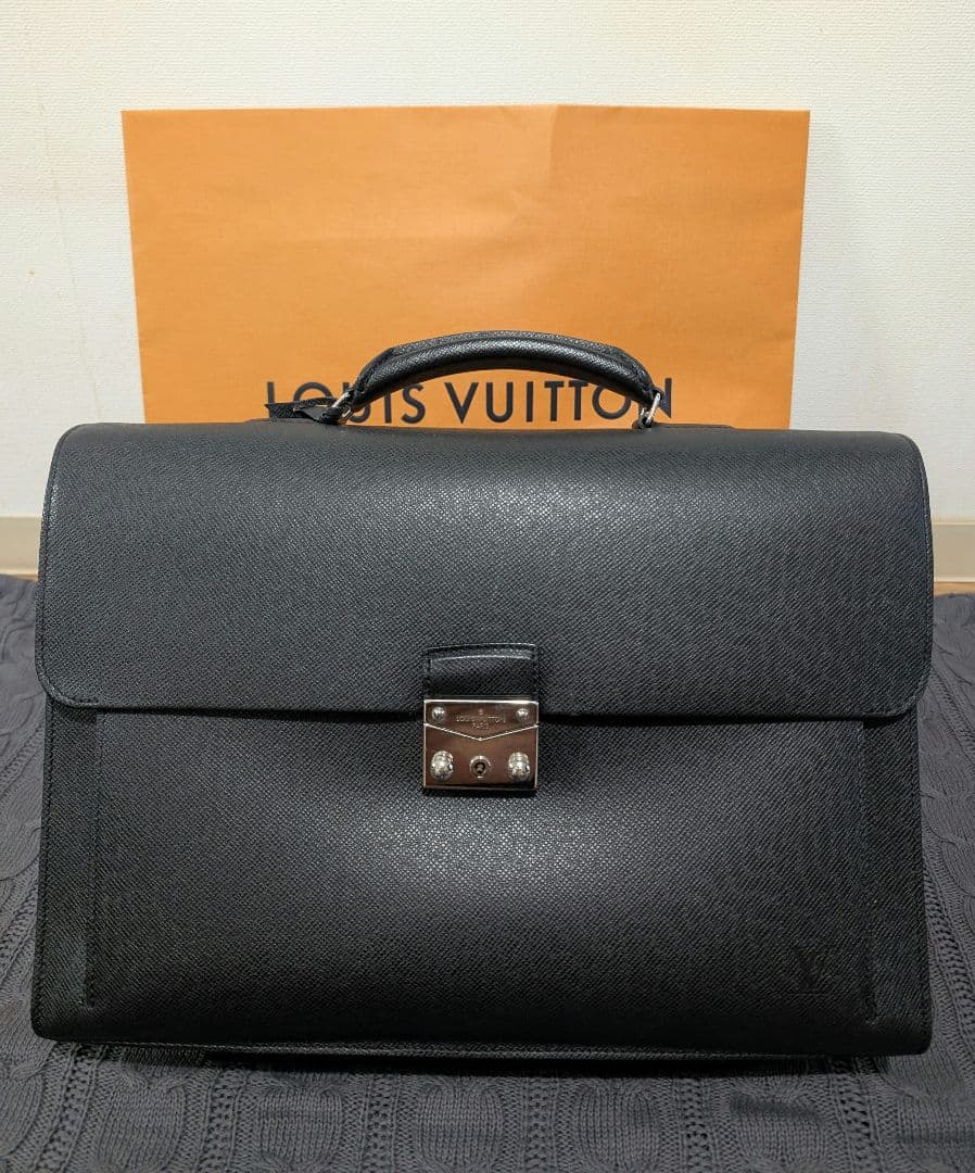 Louis Vuitton タイガ アソシエカルターブル2 ビジネスバッグ