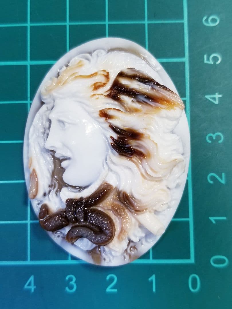 ねね 断捨離KS-911【ジュゼッペ・テソリエーレ作】天然三層シェルカメオ