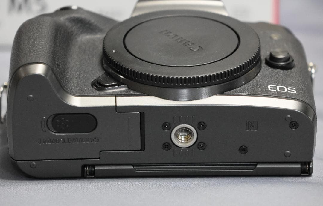 美品Canon EOS M5
