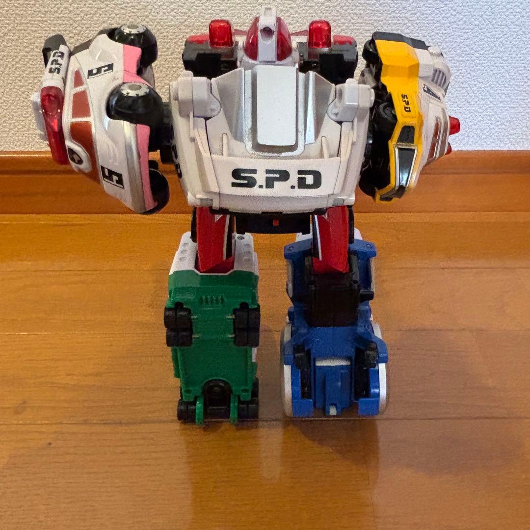 入手困難❗️❗️特撮戦隊デカレンジャー DX デカベースロボセット