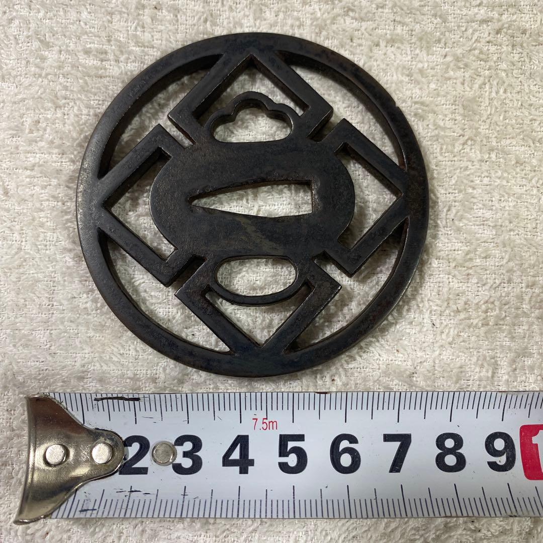B-62 鍔　鉄地　武具　刀装具　日本　骨董品　時代物　美術品　工芸品