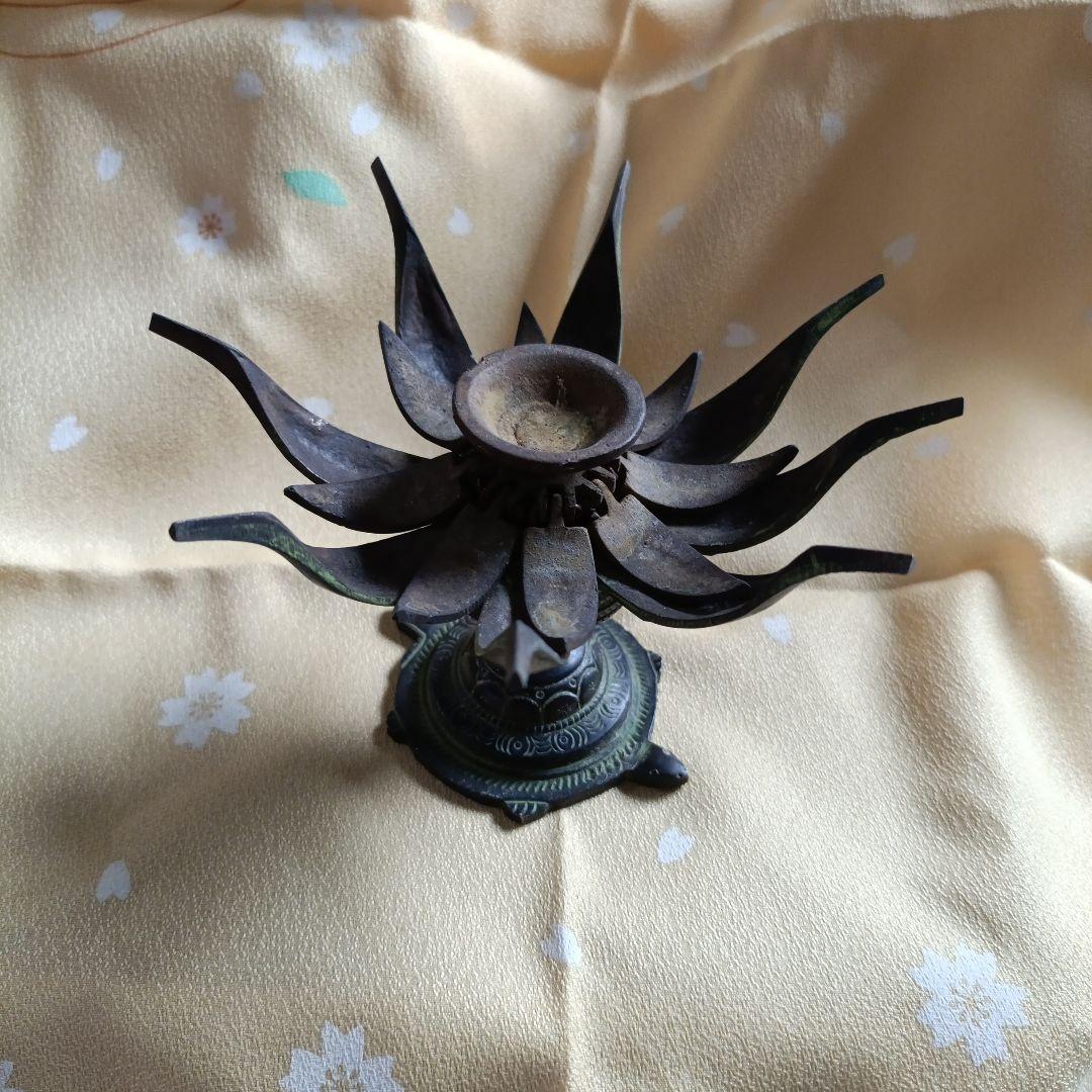 レトロ　蓮の花形開閉式真鍮製キャンドルホルダー　仏具