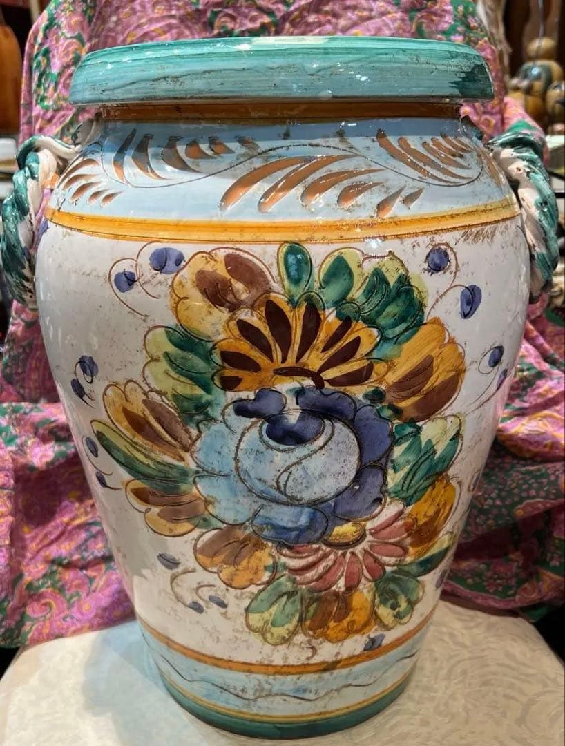 花柄装飾の陶器