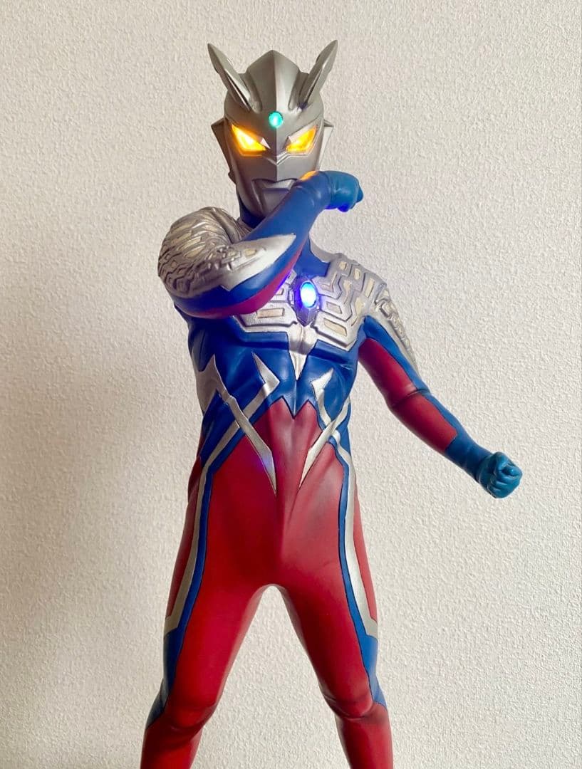 ウルトラマンゼロ 78体限定 ライティングフィギュア ベネリック