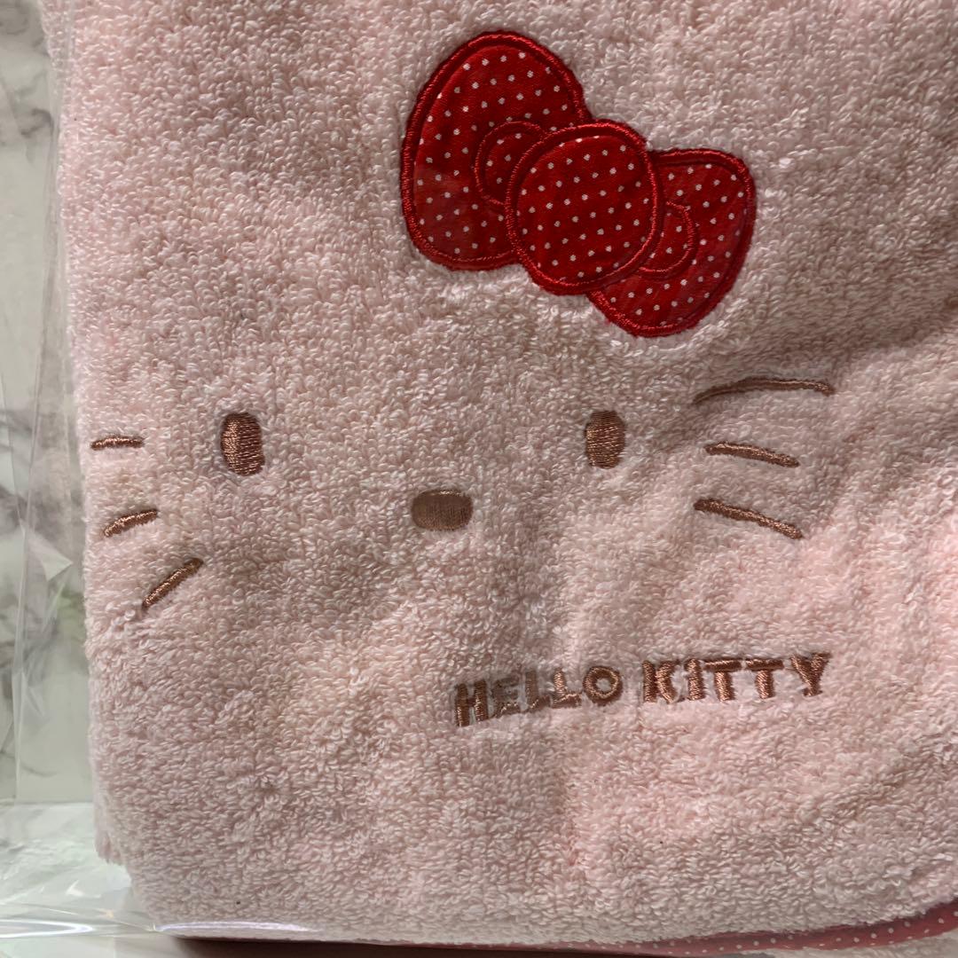 Sanrio Hello kitty バスタオル　水玉リボンキティ