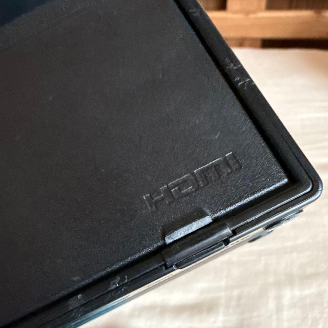 d*7様 Nintendo Switch 本体 ひび割れあり