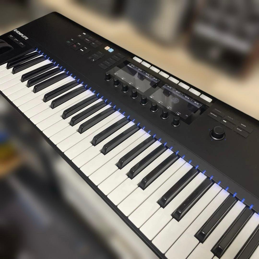 KOMPLETE KONTROL S49 mk2 MIDIキーボード　元箱あり