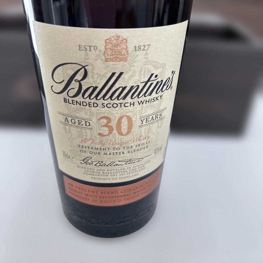 バランタイン 30年 スコッチウイスキー 700ml 正規品 箱付 未開封