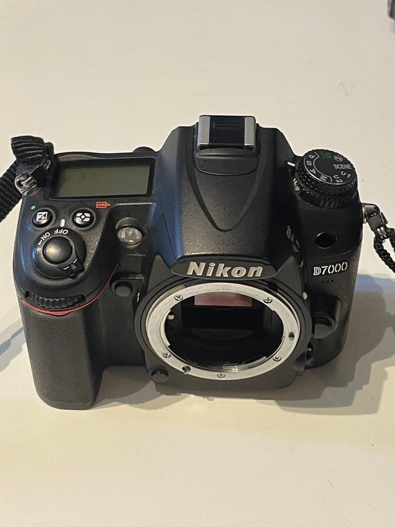 Nikon D7000 デジタル一眼レフカメラ　バッグ付き