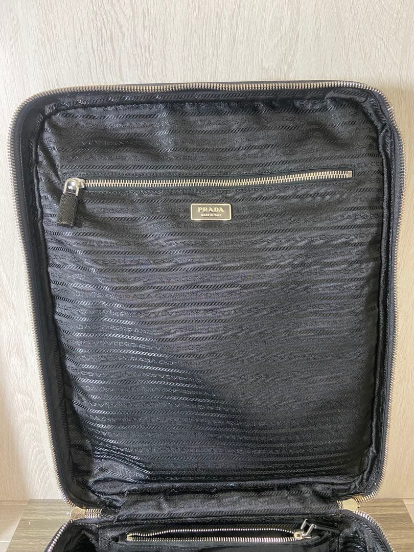 PRADA スーツケース　キャリーケース　ナイロン　レザー　三角ロゴプレート　黒