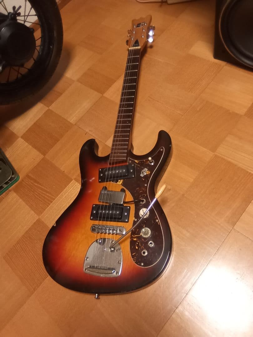 Guyatoneジャパンビンテージ　ビザールギター モズライトタイプ　 カスタム