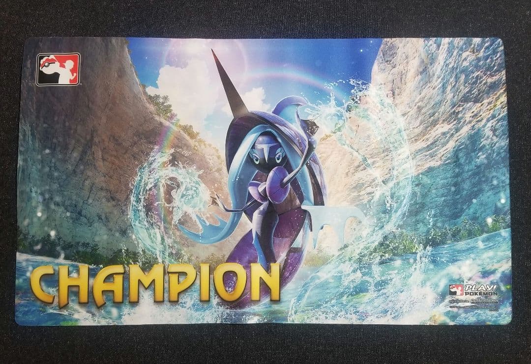 【公式/海外限定】カプレヒレ　CHAMPION　チャンピオン　プレイマット