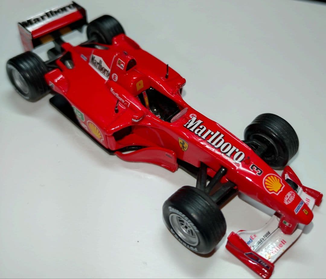 マルボロ フェラーリ F1-2000 1/43 ミハエル・シューマッハ ミニカー