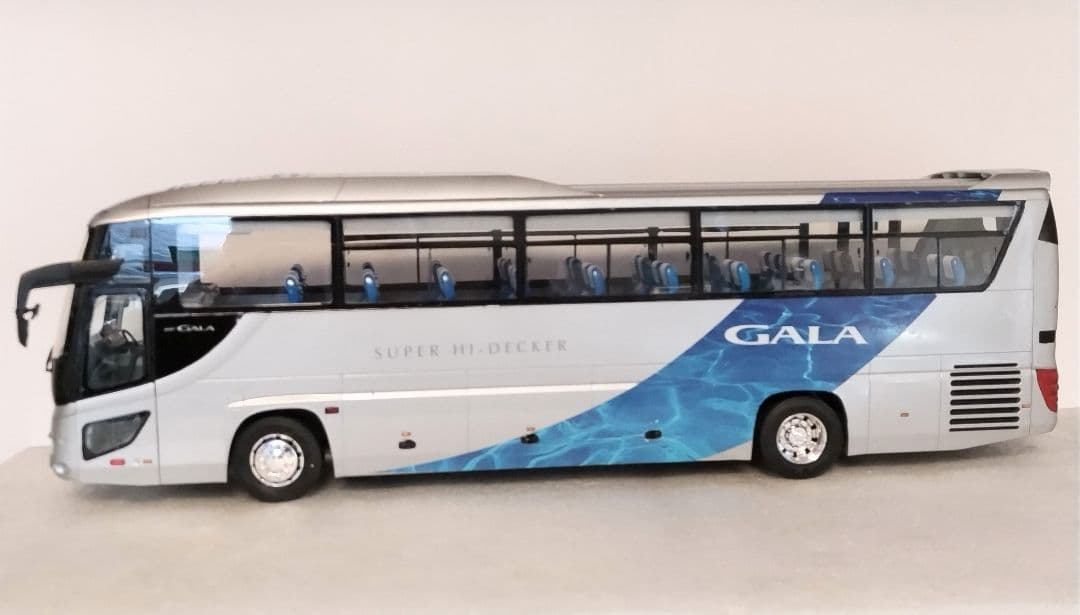 1/32 いすゞガーラスーパーハイデッカ 素人組立品
