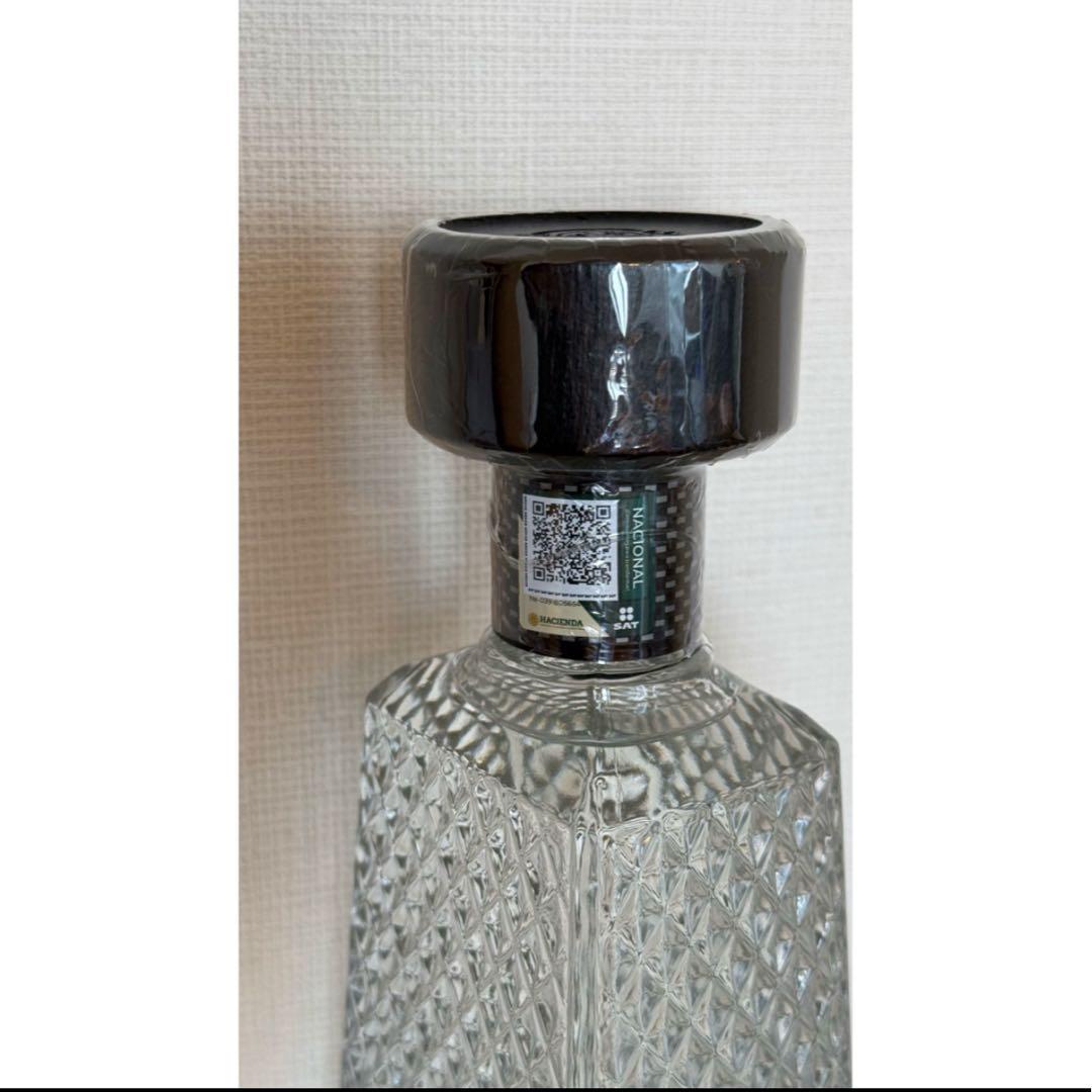 【新品未開封】テキーラクエルボ ANEJO1800クリスタリーノ35度700ml