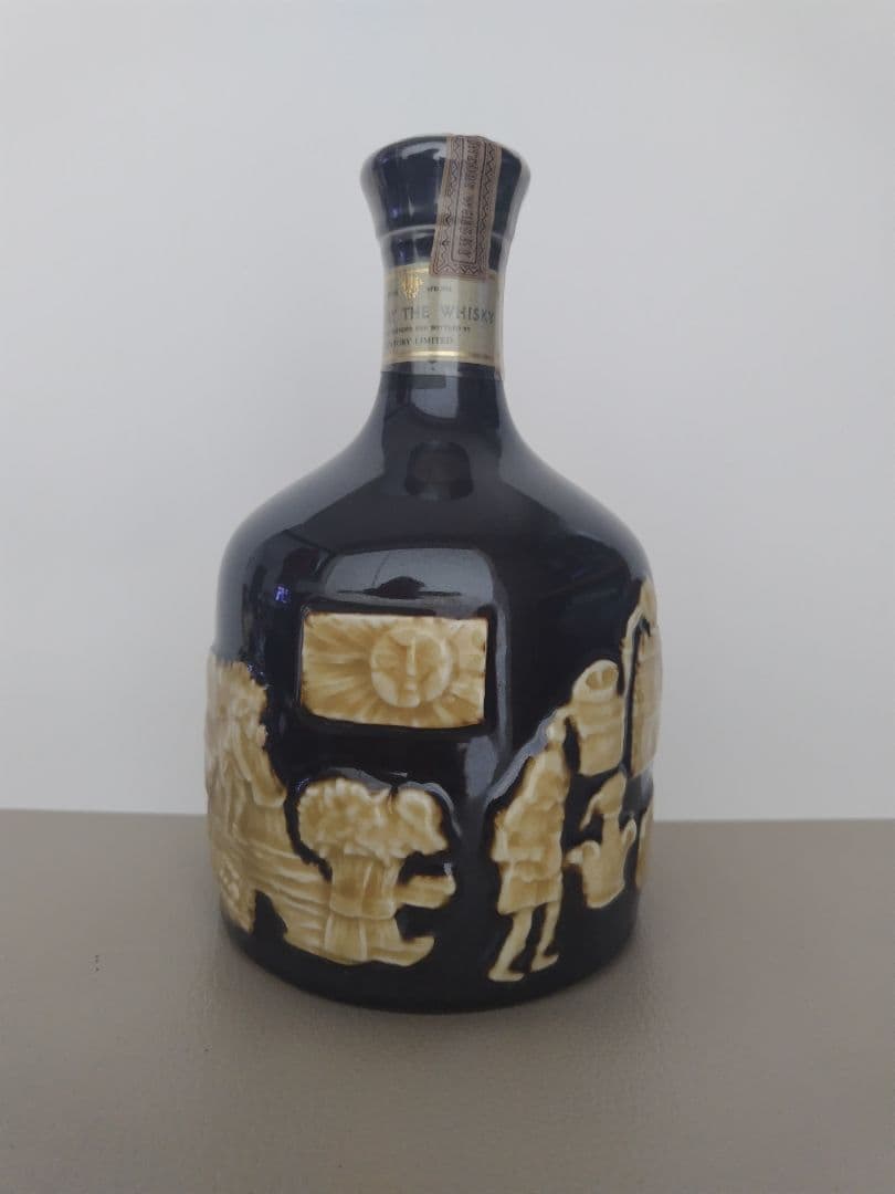 【希少】サントリー THE WHISKY 有田焼（未開封）