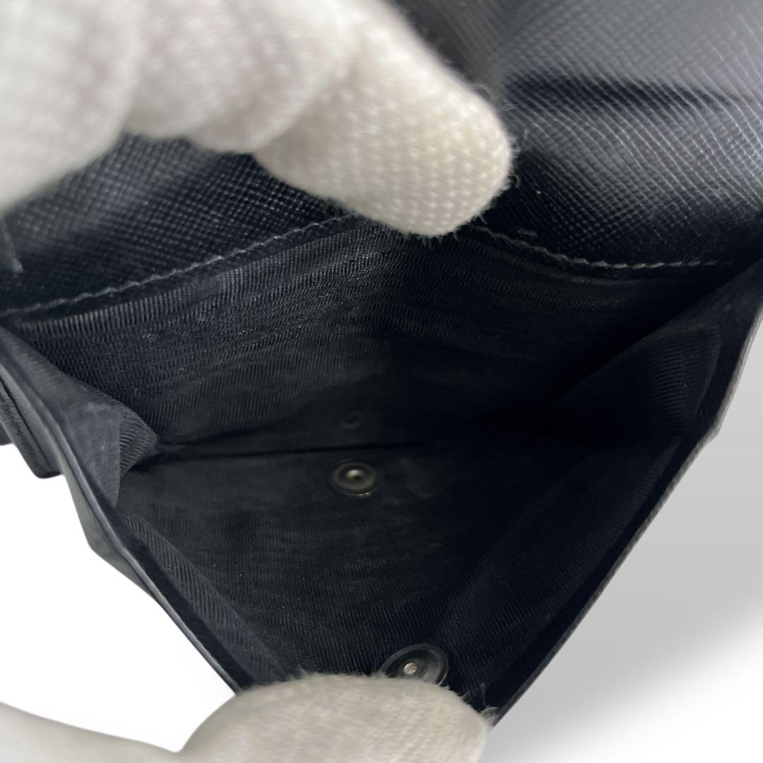 もち様　プラダ　三つ折り財布　コンパクトウォレット　三角ロゴ　サフィアーノレザー