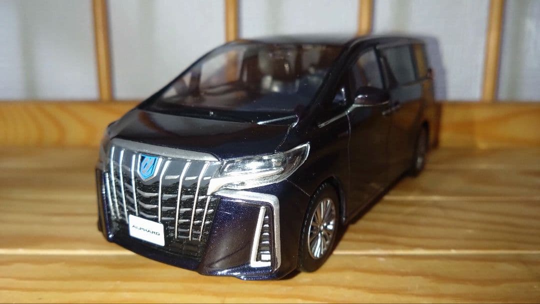 トヨタ　アルファード　カラーサンプル　スパークリングブラック