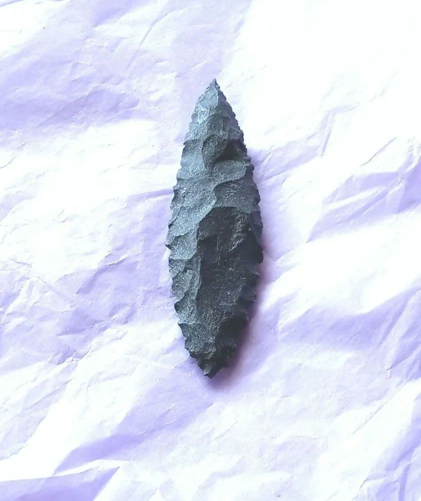 原始人 アイヌ 仕様 尖頭器 b 石器 模写　サヌカイト ポイント 槍