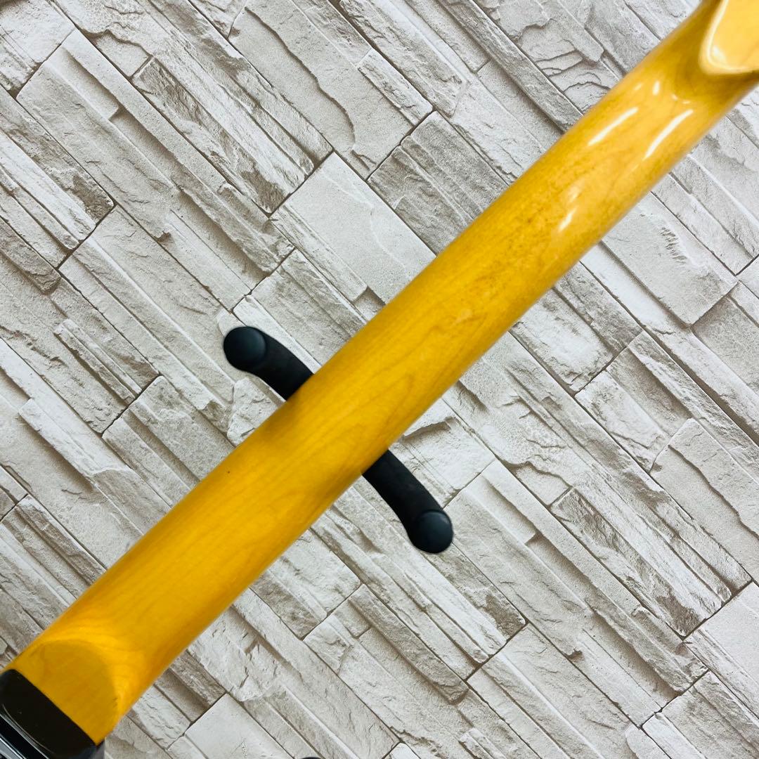 Elvis エルビス ストラトタイプ エレキギター