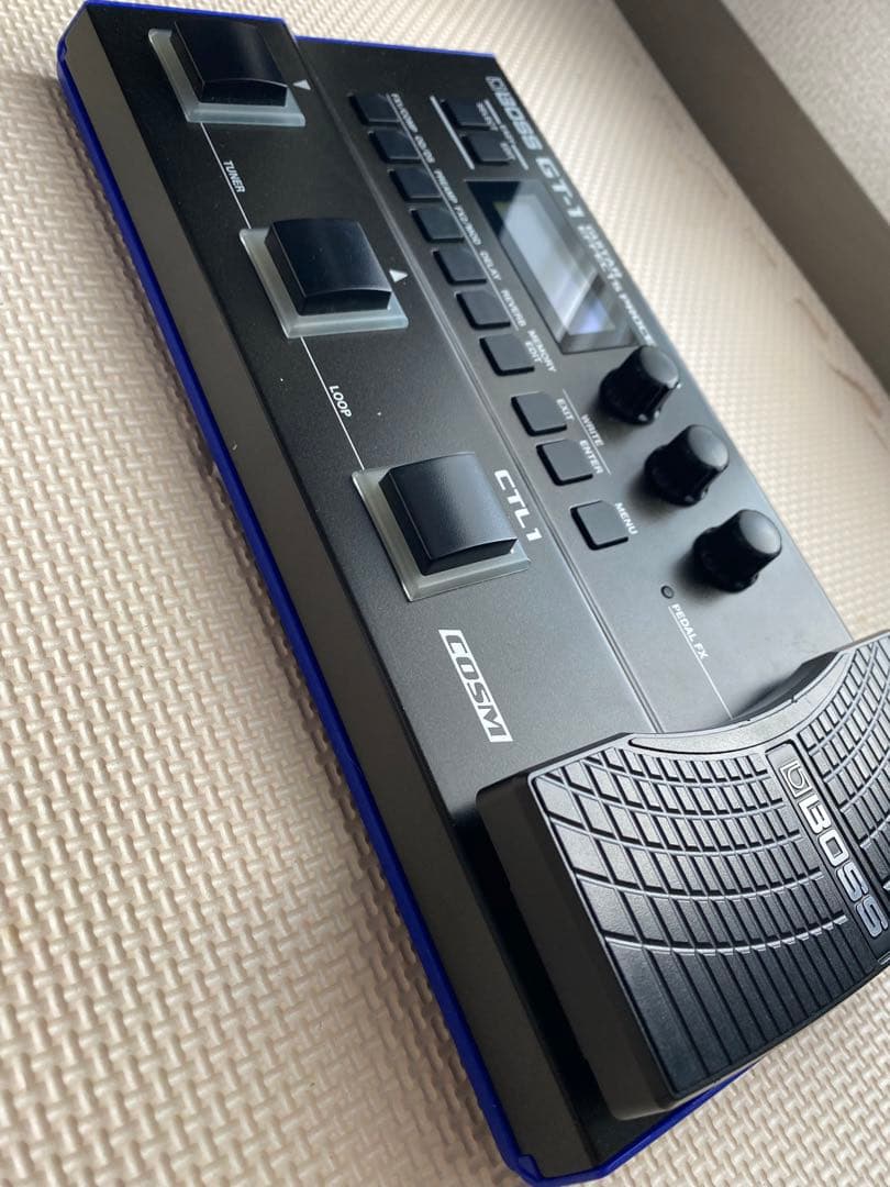 【もも】BOSS GT1 ＆ 9V電源アダプター付き