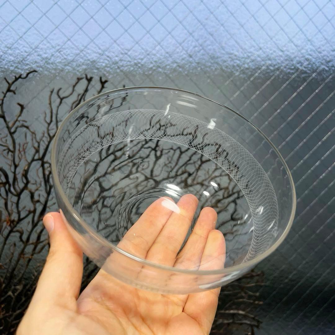 骨董　時代ガラス　グラヴィール技法　薄張りガラス　碗型　ボウル　ウランガラス１客