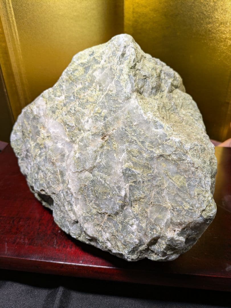 原石 2.4kg 石英の一種？天然石 鑑賞石 希少 レア品