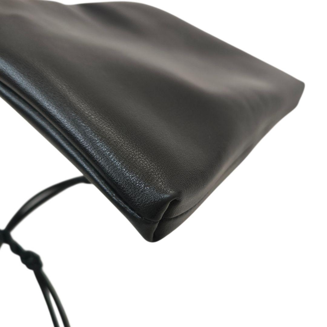 サロンアダムエロペ　スプリットレザードロストミニショルダー　巾着バッグ　黒