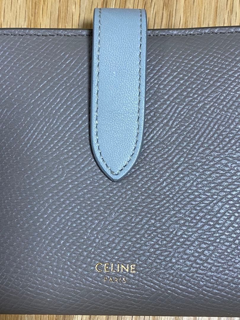 【美品】CELINE ミディアムストラップウォレット　二つ折り財布 グレー