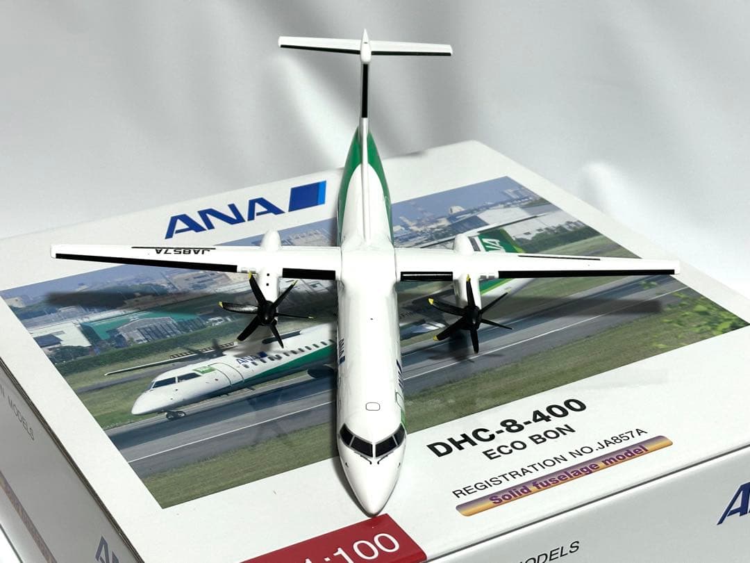 全日空商事 1/100 ANA DHC-8-400 NH11013 台座付き