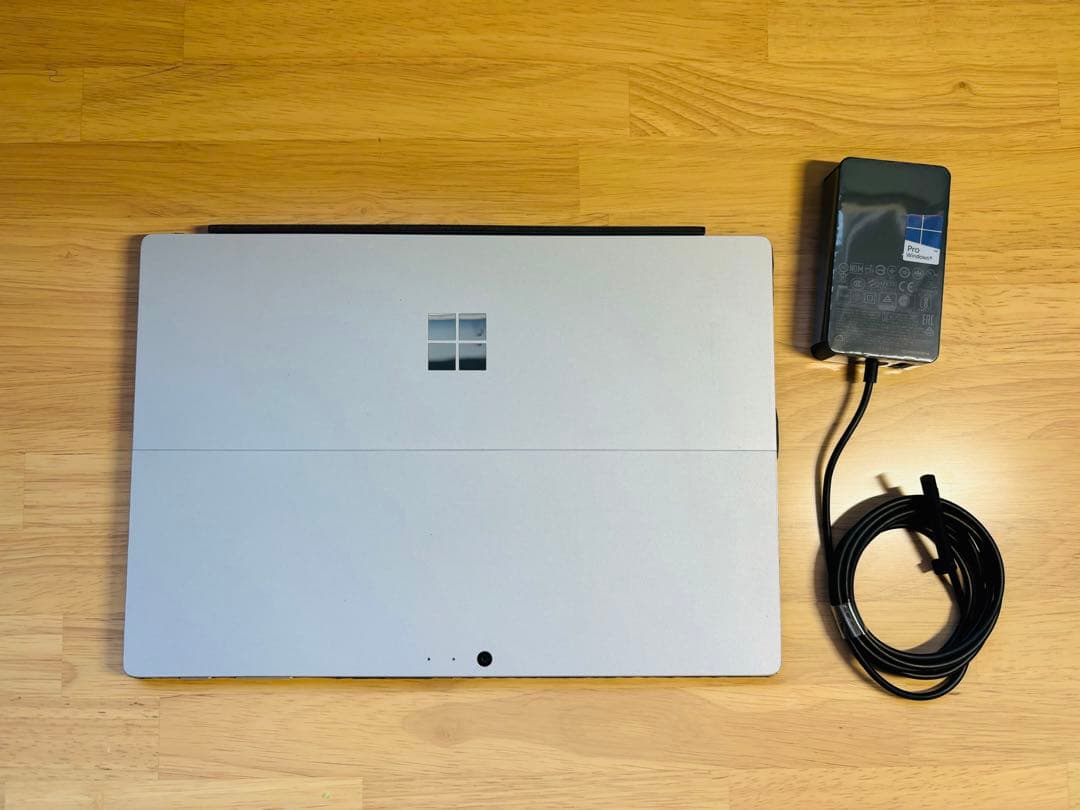 パソコンデスク Surface Pro 4Core i56300u 8GB SSD 256GB