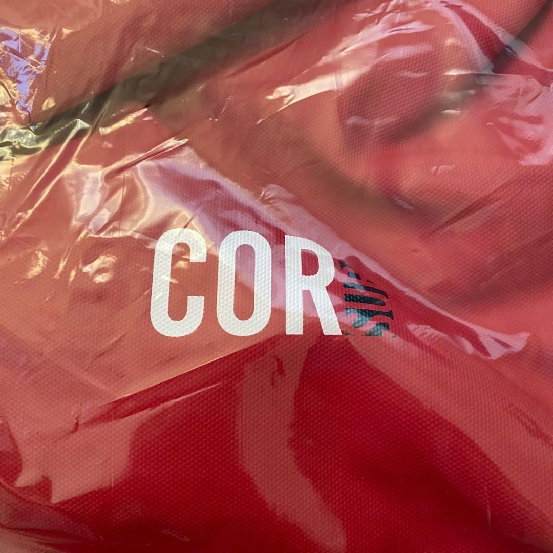 【防水】COR Surf トラベルバックパック 28L 赤 機内持込 PC収納