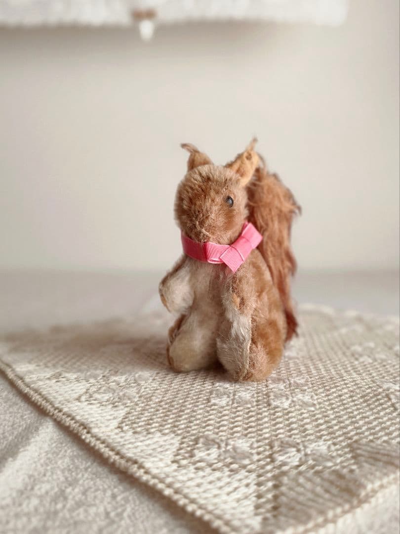* vintage squirrel ♡ * 可愛い ピンクりぼんの リスさん