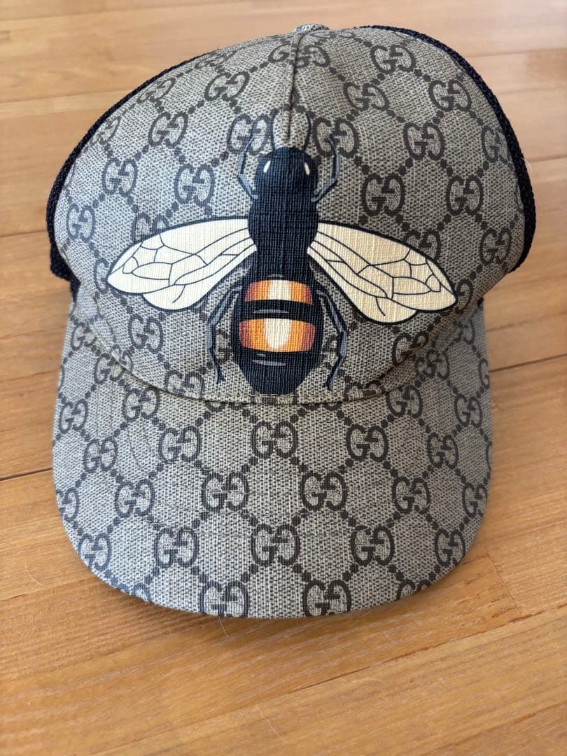 GUCCI 蜂刺繍 キャップ