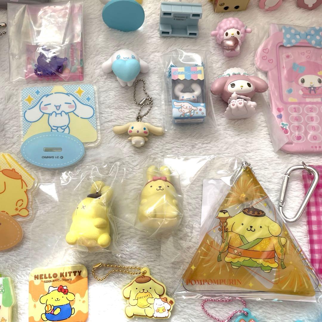 ☆☆サンリオまとめ売り・ぬいぐるみ・フィギュア・キーホルダー・置き時計等☆☆