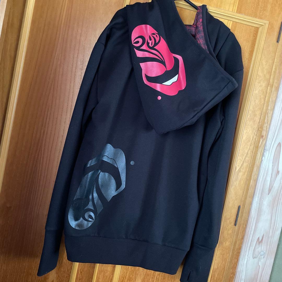 入手困難品Acid Black Cherry限定パーカー