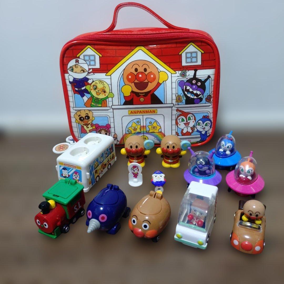アンパンマンミュージアム　Let's Go ミニカー全８種セット、カバン他