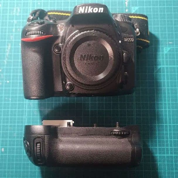 Nikon ニコン D7200 バッテリーグリップ付き