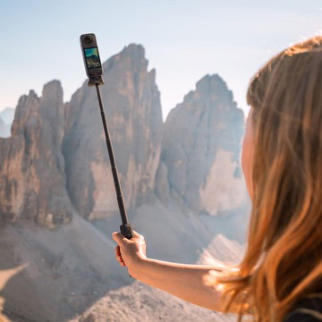 【Insta360】折りたたみ式内蔵三脚付き自撮り棒リモコンキット